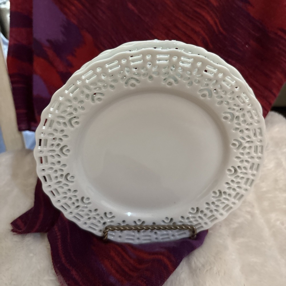 Plate - Picture 3 of 3